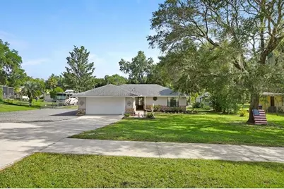 235 W Retta Street, De Leon Springs, FL 32130 - Photo 2