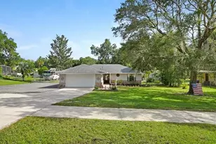 235 W Retta St, De Leon Springs, FL 32130 - Photo 2