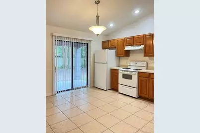 733 E Indiana Avenue, Deland, FL 32724 - Photo 6