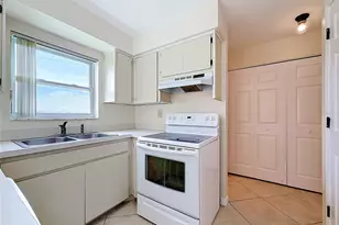 1718 Adams Circle S, Largo, FL 33771 - Photo 10