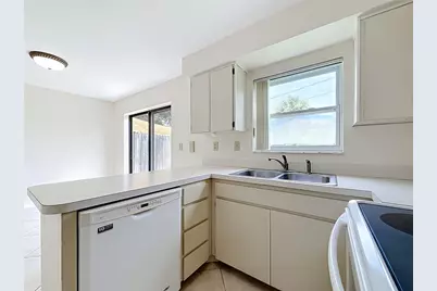 1718 Adams Circle S, Largo, FL 33771 - Photo 8