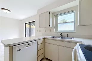 1718 Adams Circle S, Largo, FL 33771 - Photo 8