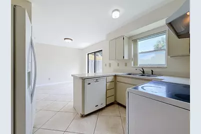 1718 Adams Circle S, Largo, FL 33771 - Photo 12
