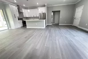 221 W Euclid Ave, Deland, FL 32720 - Photo 6