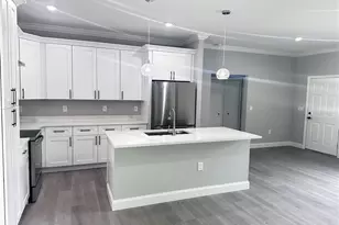 221 W Euclid Ave, Deland, FL 32720 - Photo 4