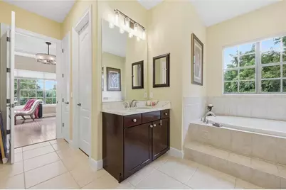 315 W Blue Water Edge Drive, Eustis, FL 32736 - Photo 32
