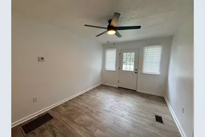 227 W Wisconsin Avenue, Deland, FL 32720 - Photo 8