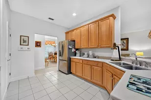 4 Lakeview Ln, Palm Coast, FL 32137 - Photo 8