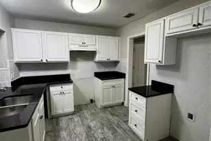 2552 Columbus St, Fort Myers, FL 33901 - Photo 2