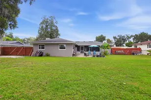 1004 Crescent Pkwy, Deland, FL 32720 - Photo 36