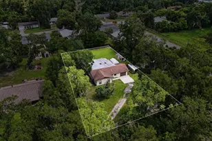 1555 Rowe Ln, Deland, FL 32720 - Photo 2