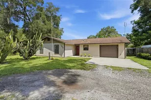 1555 Rowe Ln, Deland, FL 32720 - Photo 2