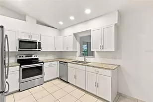 1098 E DeCarlo Dr, Deltona, FL 32725 - Photo 22