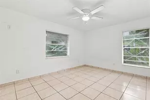 1098 E DeCarlo Dr, Deltona, FL 32725 - Photo 28