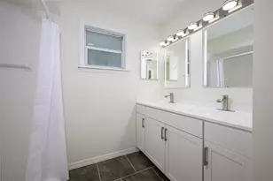 2525 S Glen Eagles Dr, Deland, FL 32724 - Photo 16