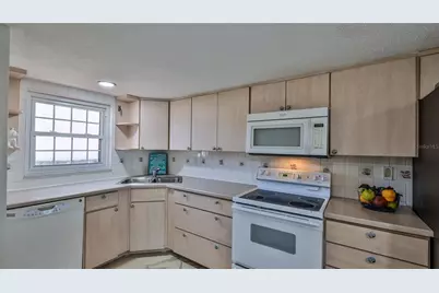 625 N Halifax Avenue #15, Daytona Beach, FL 32118 - Photo 8