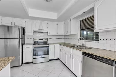 1402 Crystal Court, Tavares, FL 32778 - Photo 12