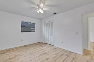 1402 Crystal Ct, Tavares, FL 32778 - Photo 20