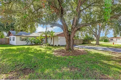 1402 Crystal Court, Tavares, FL 32778 - Photo 2