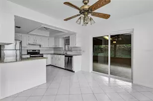 1402 Crystal Ct, Tavares, FL 32778 - Photo 14