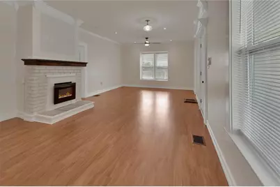 903 E New York Avenue, Deland, FL 32724 - Photo 4