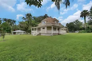 903 E New York Ave, Deland, FL 32724 - Photo 40