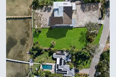 6100 Bahama Shores Drive S, Saint Petersburg, FL 33705 - Photo 1