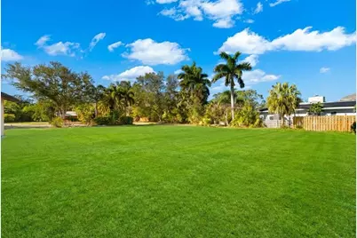 6100 Bahama Shores Drive S, Saint Petersburg, FL 33705 - Photo 16