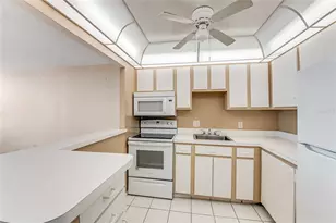 935 N Halifax Ave, Daytona Beach, FL 32118 - Photo 4