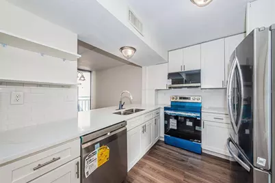 5541 Puerta Del Sol Boulevard S #313, Saint Petersburg, FL 33715 - Photo 2