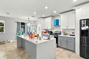 4704 Doyle Dr, Kissimmee, FL 34758 - Photo 4