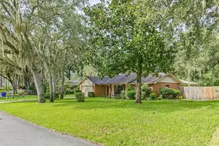 2040 Larchmont Dr, Deland, FL 32724 - Photo 4
