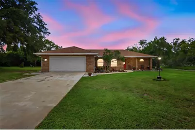 949 Collins Avenue, Orange City, FL 32763 - Photo 2
