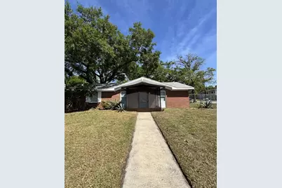 818 E Airport Boulevard, Sanford, FL 32773 - Photo 1