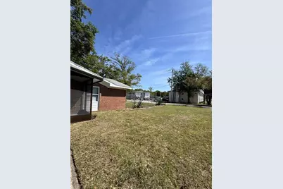 818 E Airport Boulevard, Sanford, FL 32773 - Photo 2