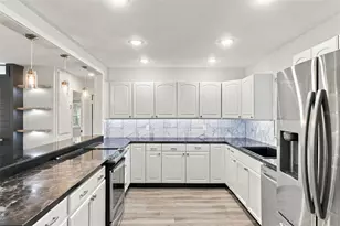 930 Dora Ave, Tavares, FL 32778 - Photo 4