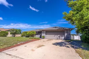 2536 Treehaven Dr, Deltona, FL 32738 - Photo 2