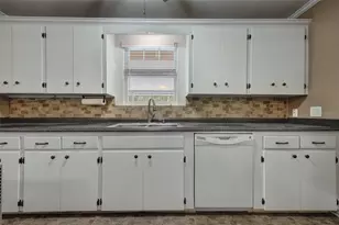 641 E Pennsylvania Ave, Deland, FL 32724 - Photo 18