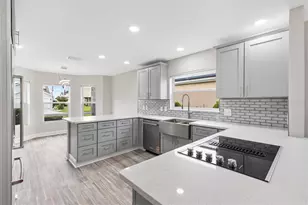 1402 Camero Dr, The Villages, FL 32159 - Photo 8