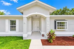 3043 Yule Tree Dr, Edgewater, FL 32141 - Photo 2