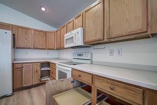 292 Rochester St - Photo 16