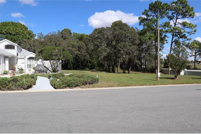 11053 Via Santiago Court, Spring Hill, FL 34608 - Photo 2