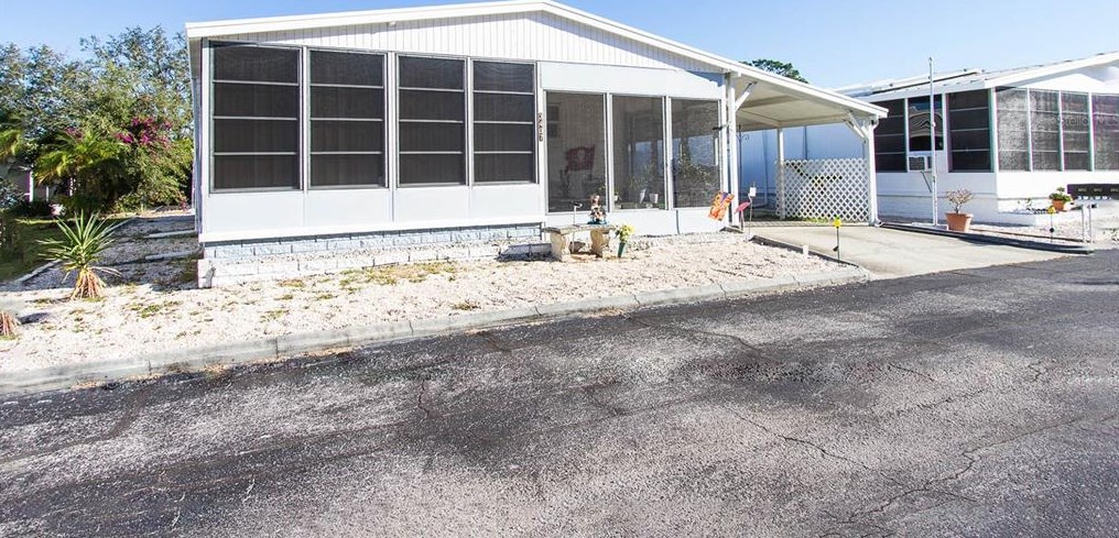 3407 Tiki Dr, Tarpon Springs, FL 34691