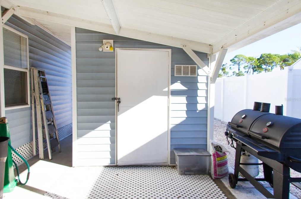 3407 Tiki Dr, Tarpon Springs FL  34691-3260 exterior