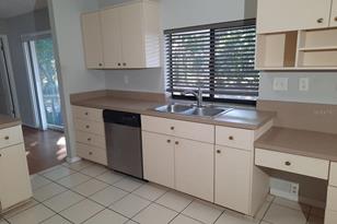 8214 Reynolds Dr - Photo 14