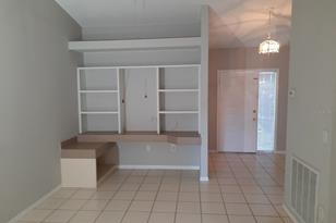 8214 Reynolds Dr - Photo 10