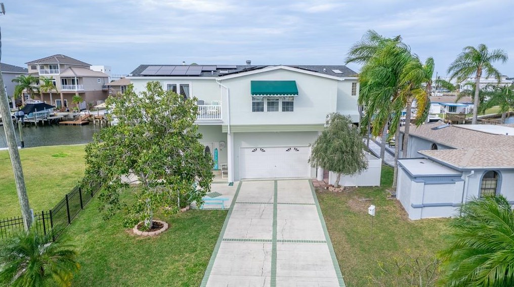 6411 Yvette Dr, Port Richey, FL 34667-1351