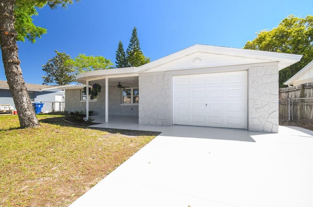 3532 Bigelow Dr, Tarpon Springs FL  34691-3226 exterior