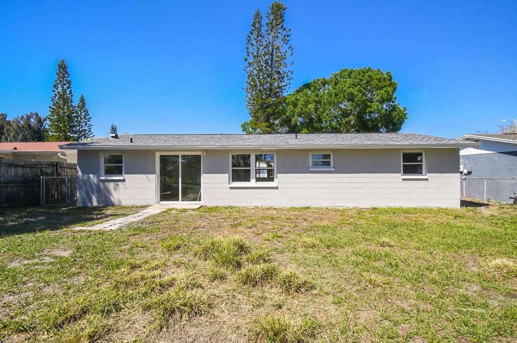 3532 Bigelow Dr, Tarpon Springs FL  34691-3226 exterior