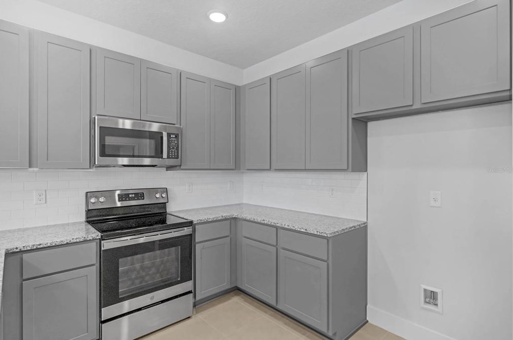 6909 Five Oaks Dr, Saint Cloud FL  34773 exterior